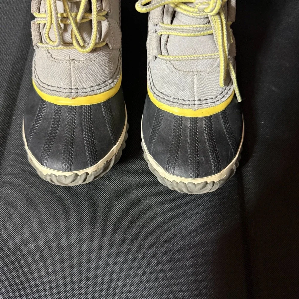 Sorel NL2339-081 Womens Waterproof Duck Boots Gray Yellow Lace‎ Up Size 5